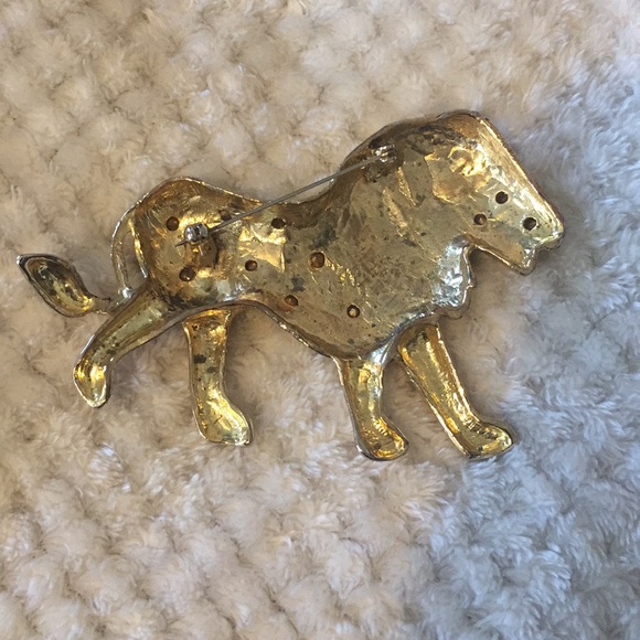 Lion Brooch 🦁 - Picture 4 of 4